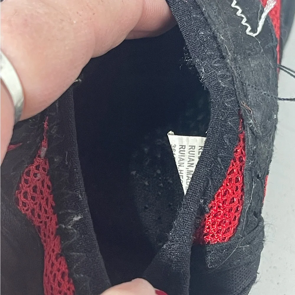 Kids Aqua Trek Water Shoes - Black and Red size 13/1
